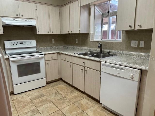 Image 3 of 15 For 825 Mary Frank Court