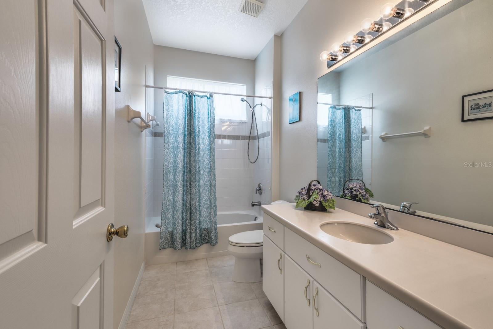 Image 16 of 28 For 27525 Discover Court