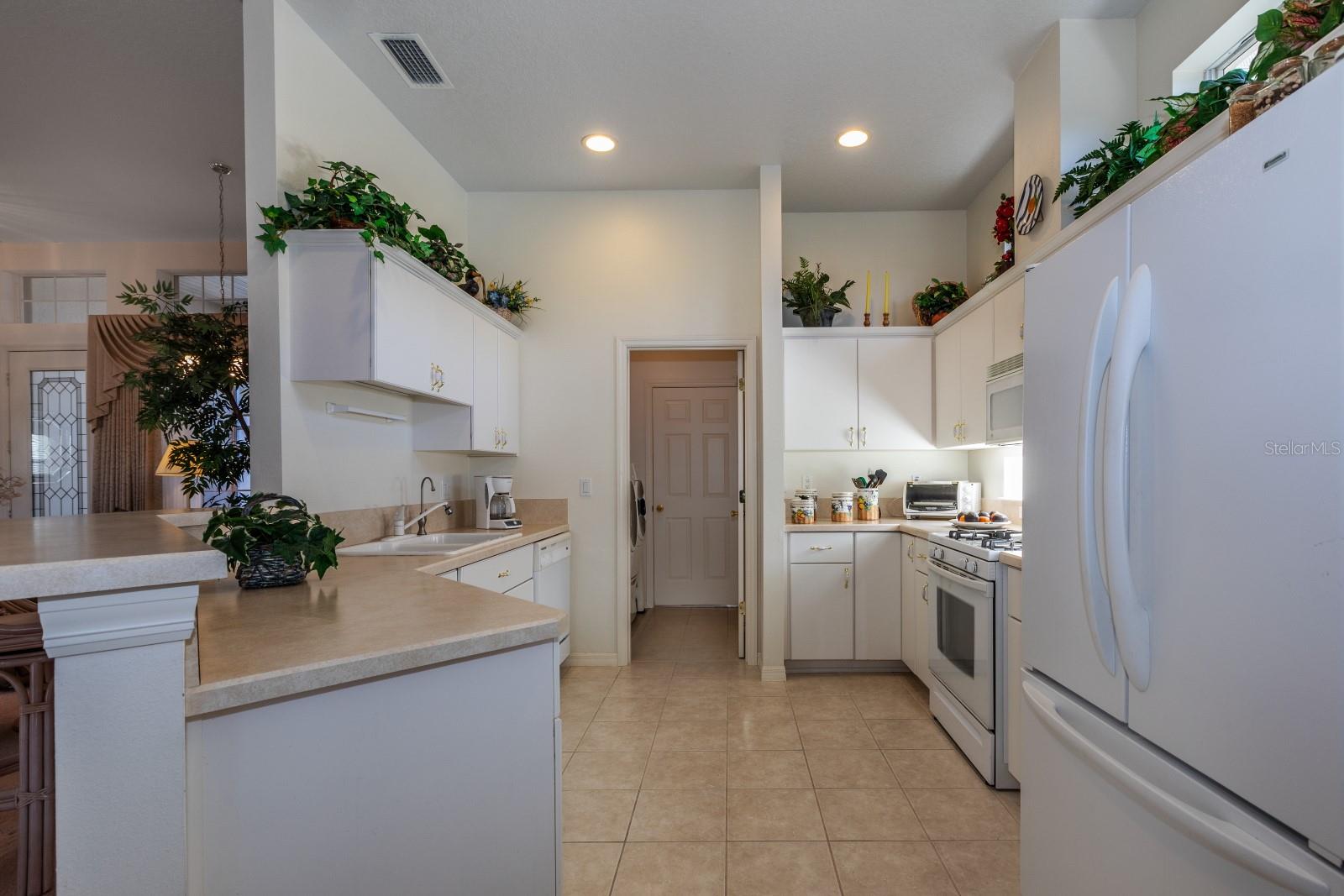 Image 9 of 28 For 27525 Discover Court