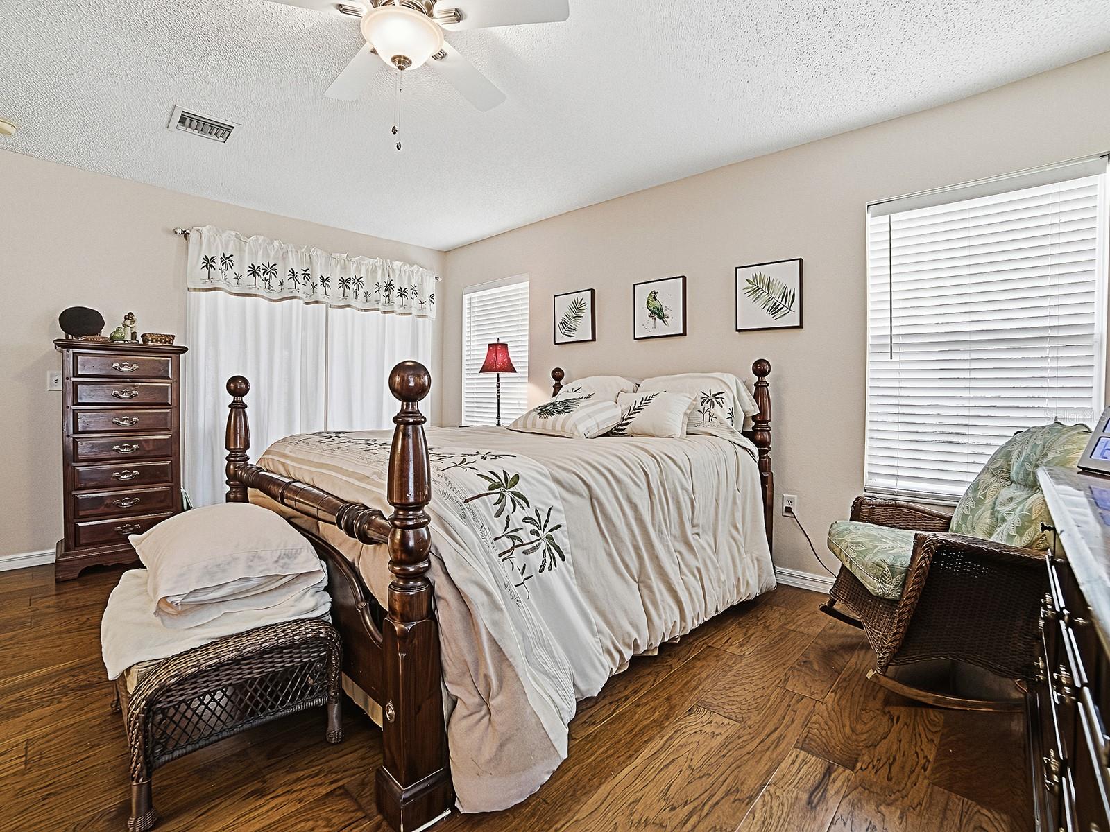 Image 19 of 37 For 347 Bentwood Drive