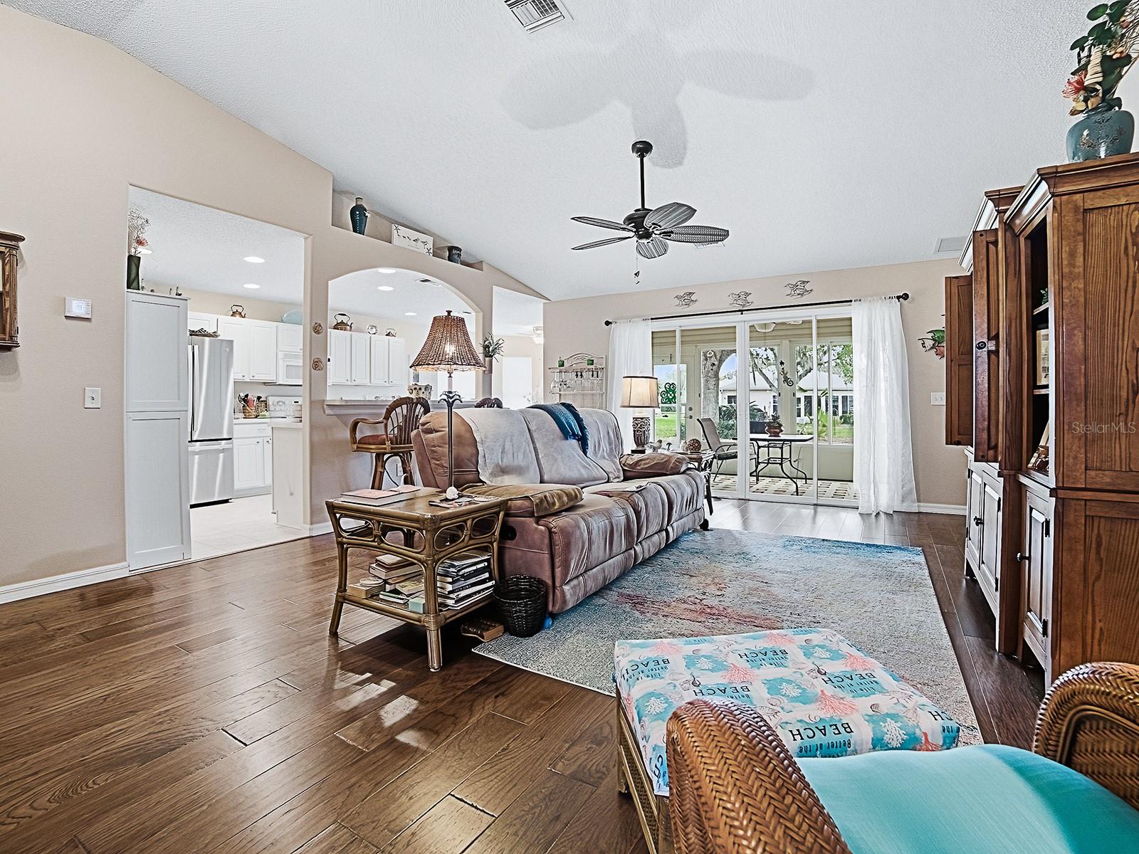 Image 6 of 37 For 347 Bentwood Drive