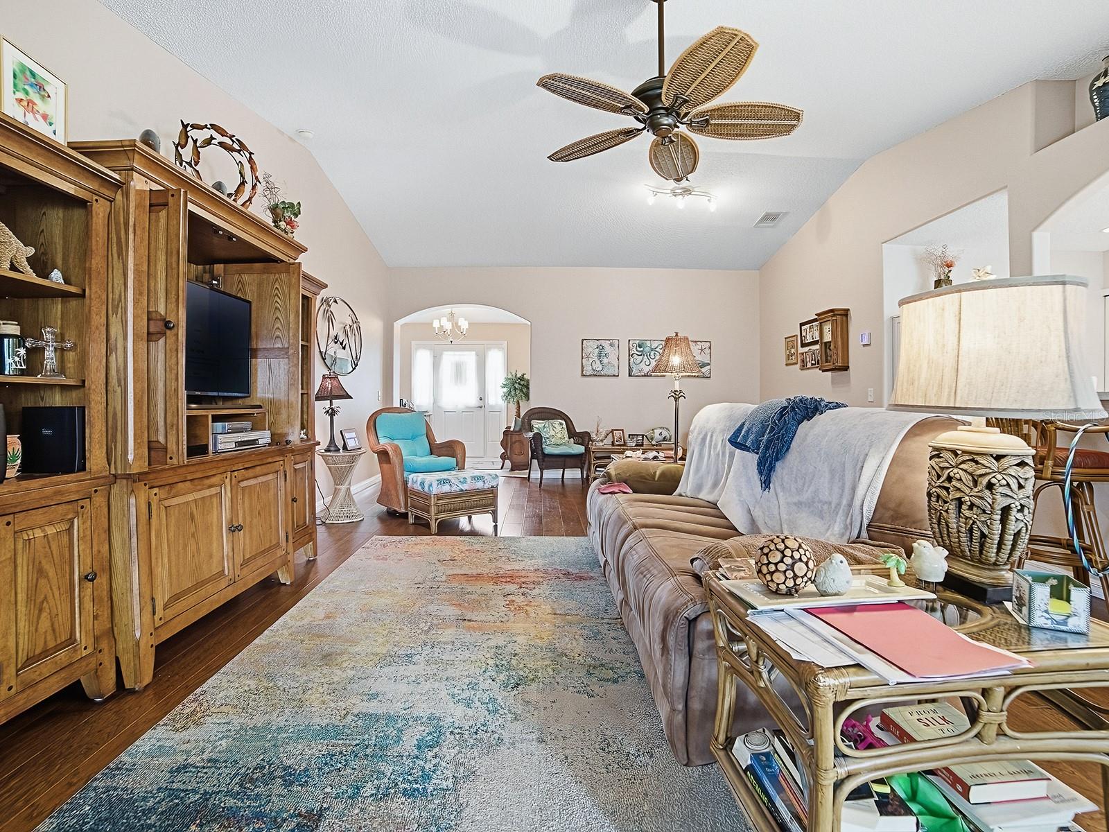 Image 8 of 37 For 347 Bentwood Drive