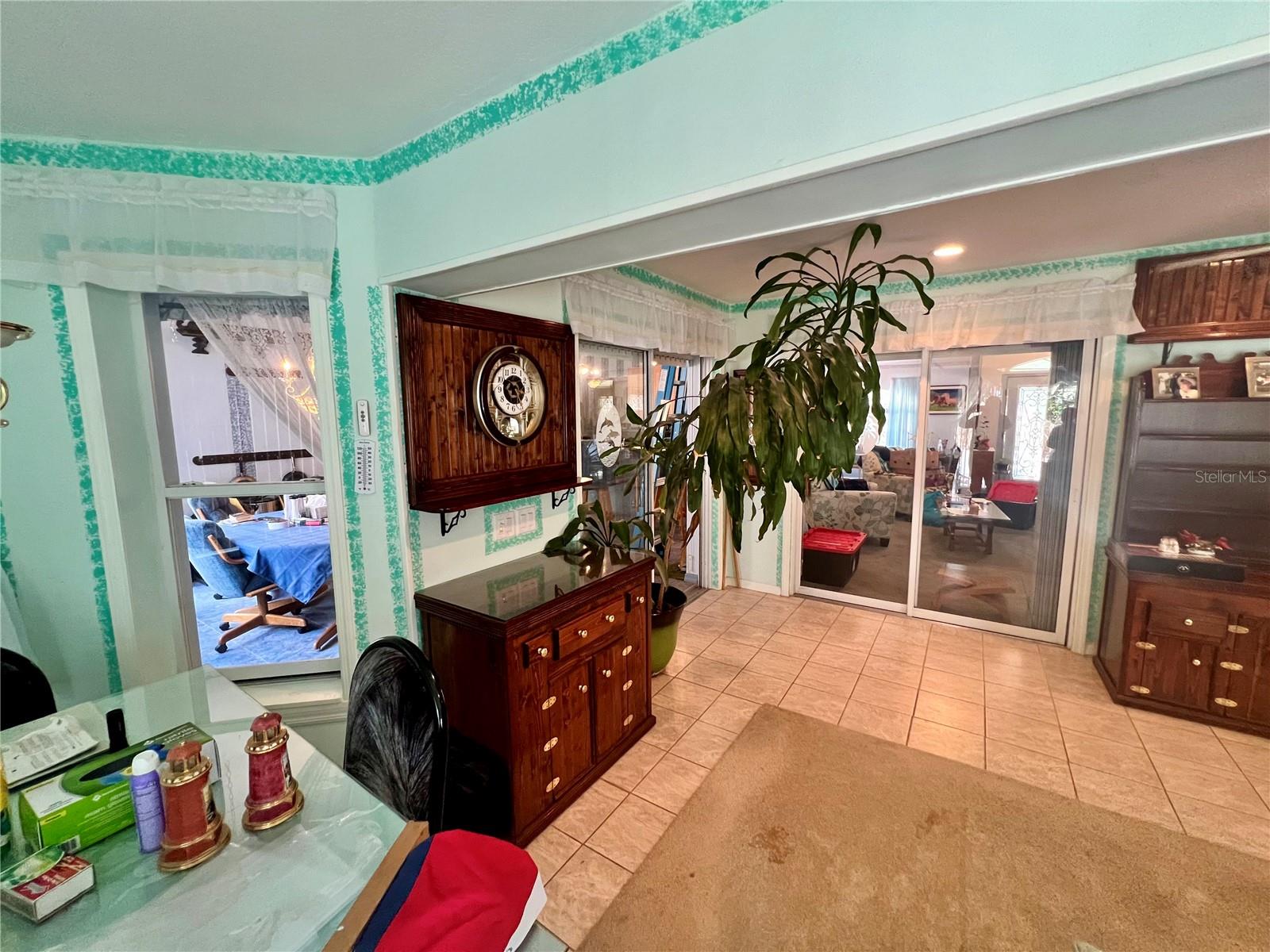 Image 15 of 45 For 1995 Newhaven Street