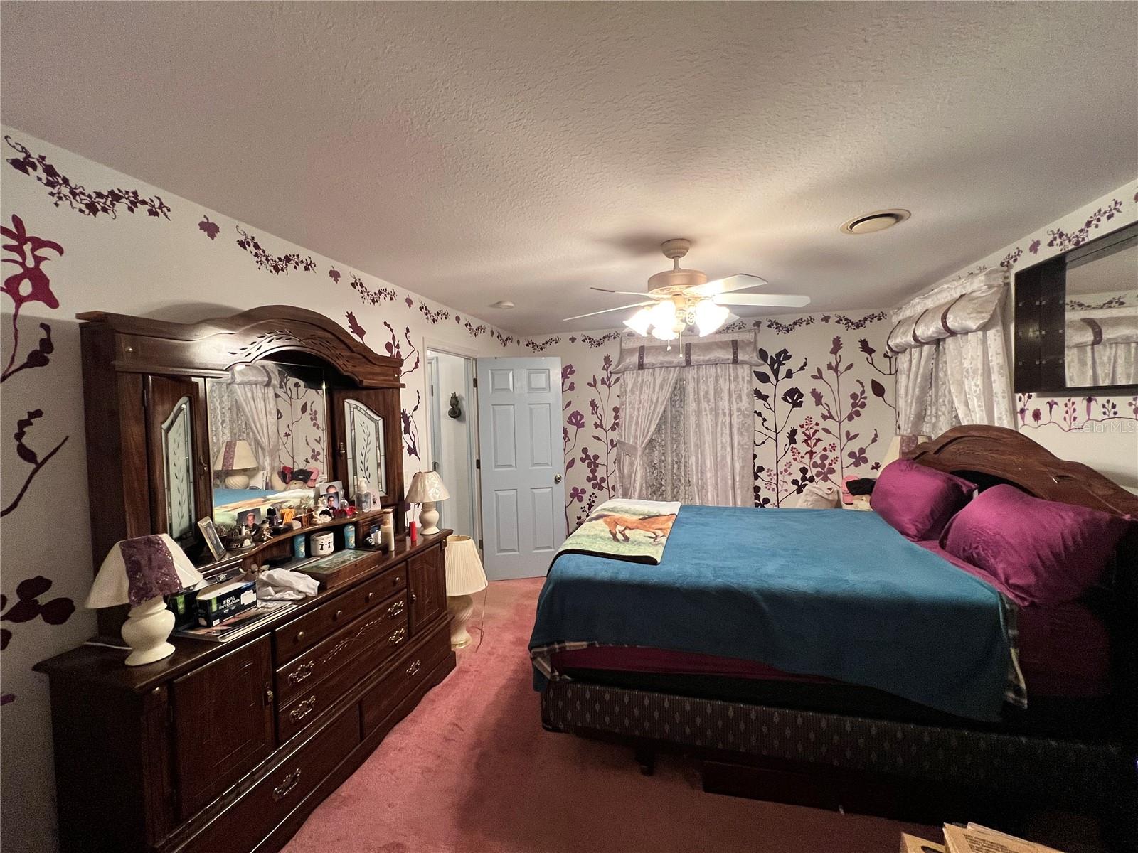 Image 17 of 45 For 1995 Newhaven Street