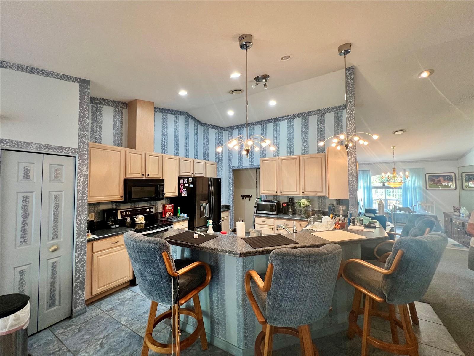 Image 30 of 45 For 1995 Newhaven Street