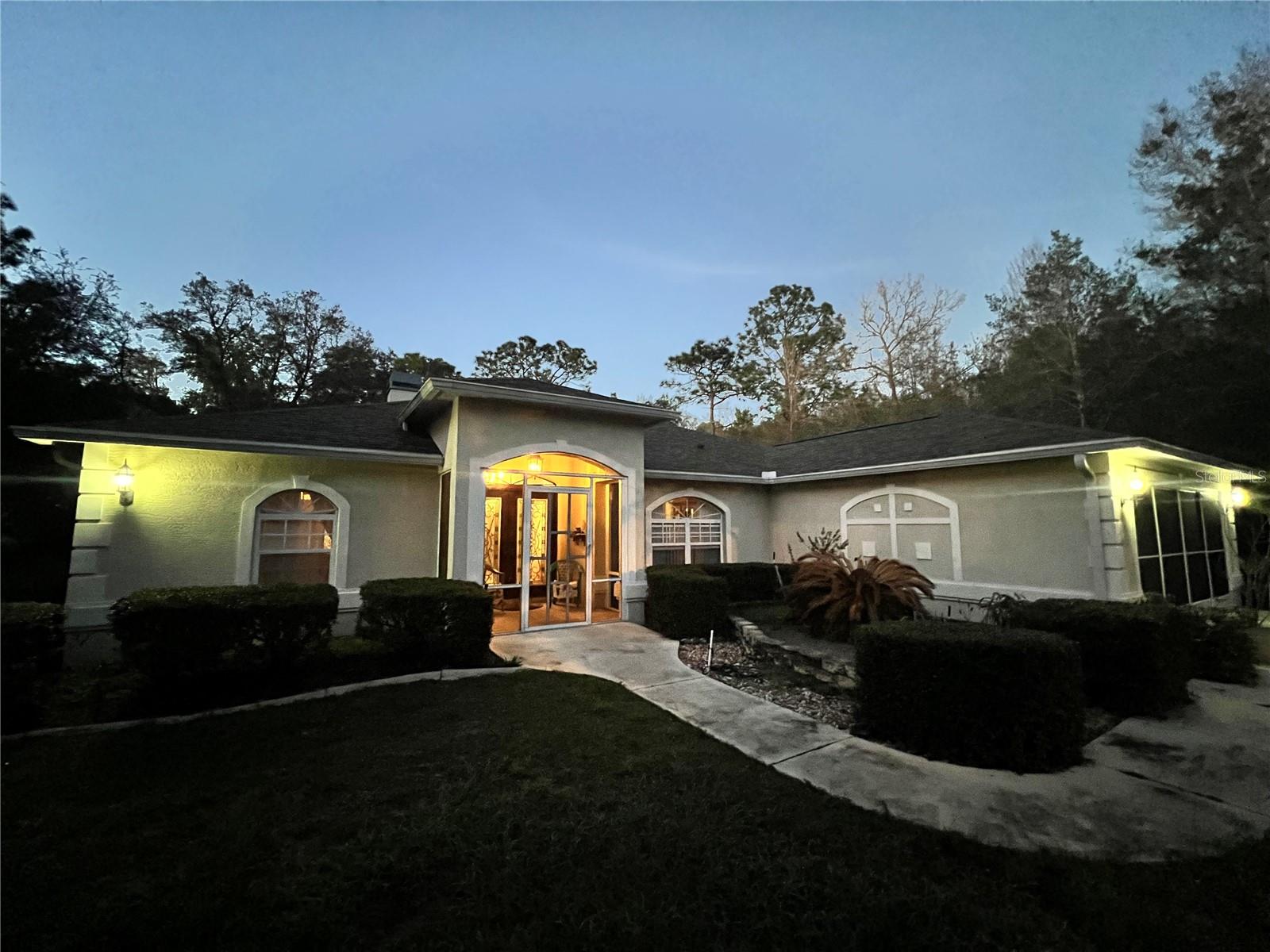 Image 37 of 45 For 1995 Newhaven Street