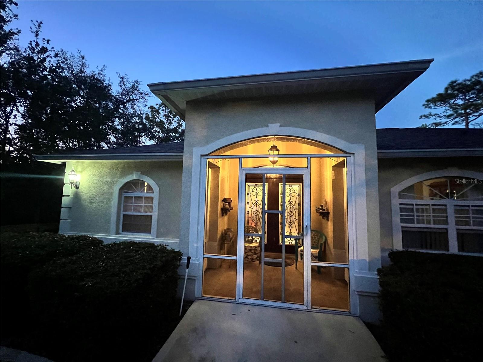 Image 4 of 45 For 1995 Newhaven Street