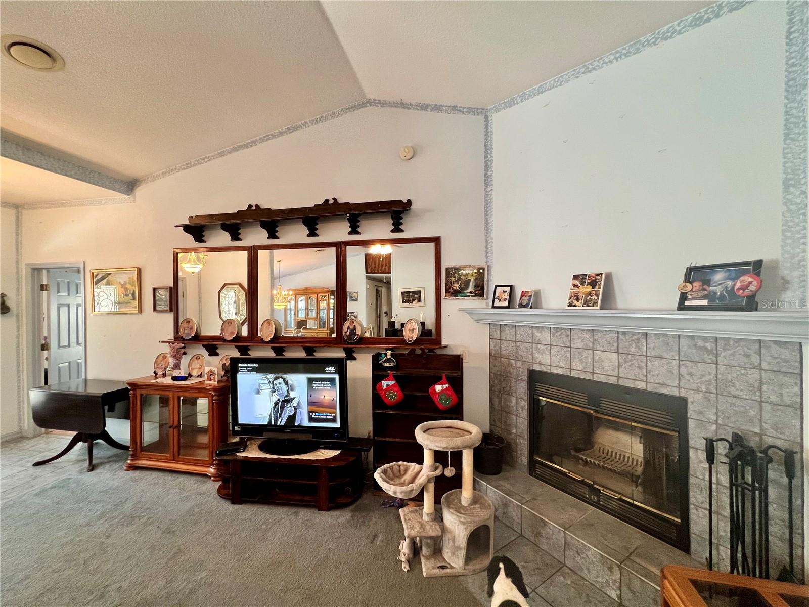 Image 6 of 45 For 1995 Newhaven Street