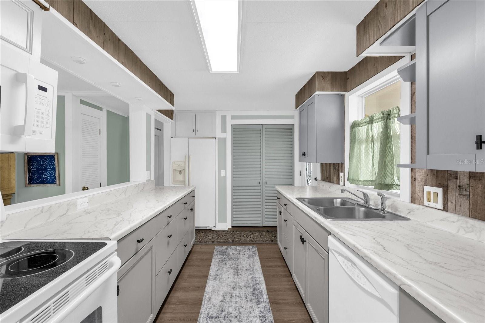 Image 10 of 37 For 518 Palo Verde Dr