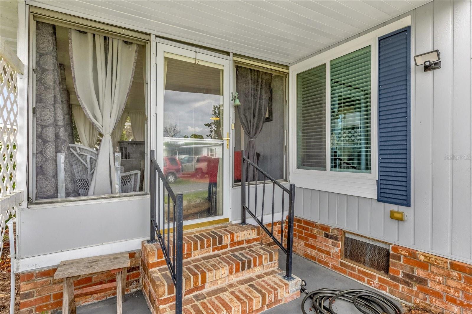 Image 20 of 37 For 518 Palo Verde Dr