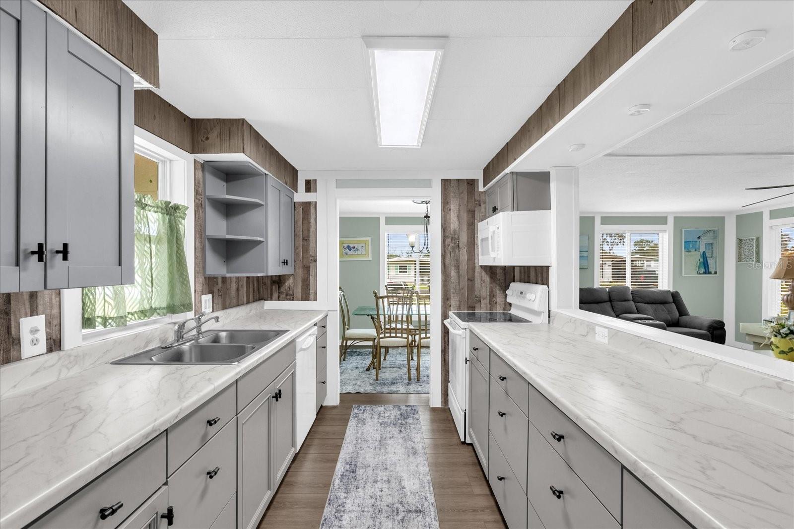 Image 3 of 37 For 518 Palo Verde Dr