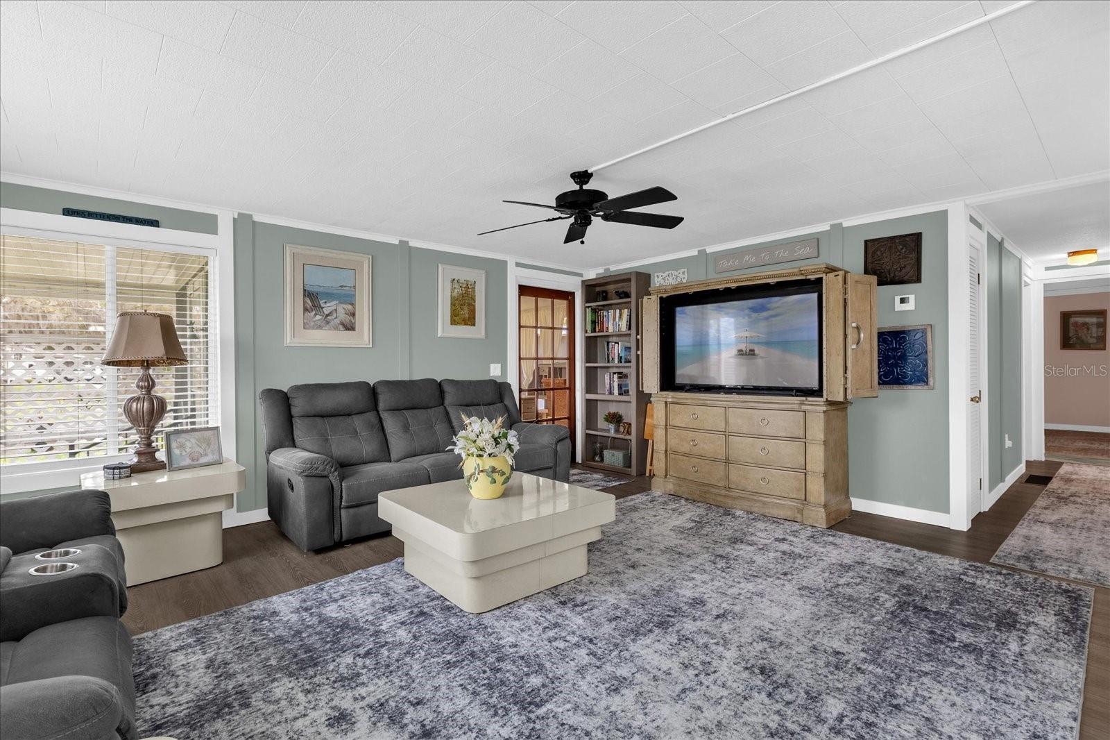 Image 4 of 37 For 518 Palo Verde Dr