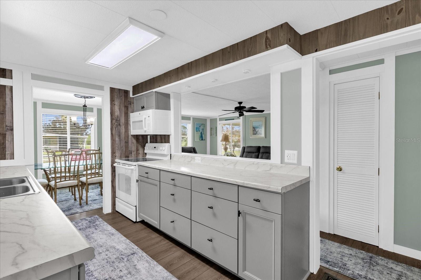 Image 5 of 37 For 518 Palo Verde Dr