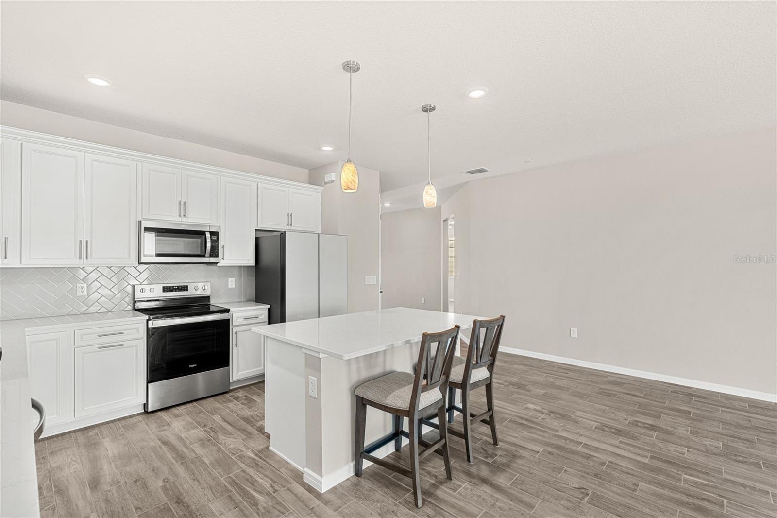 Image 10 of 31 For 14334 Noto Avenue