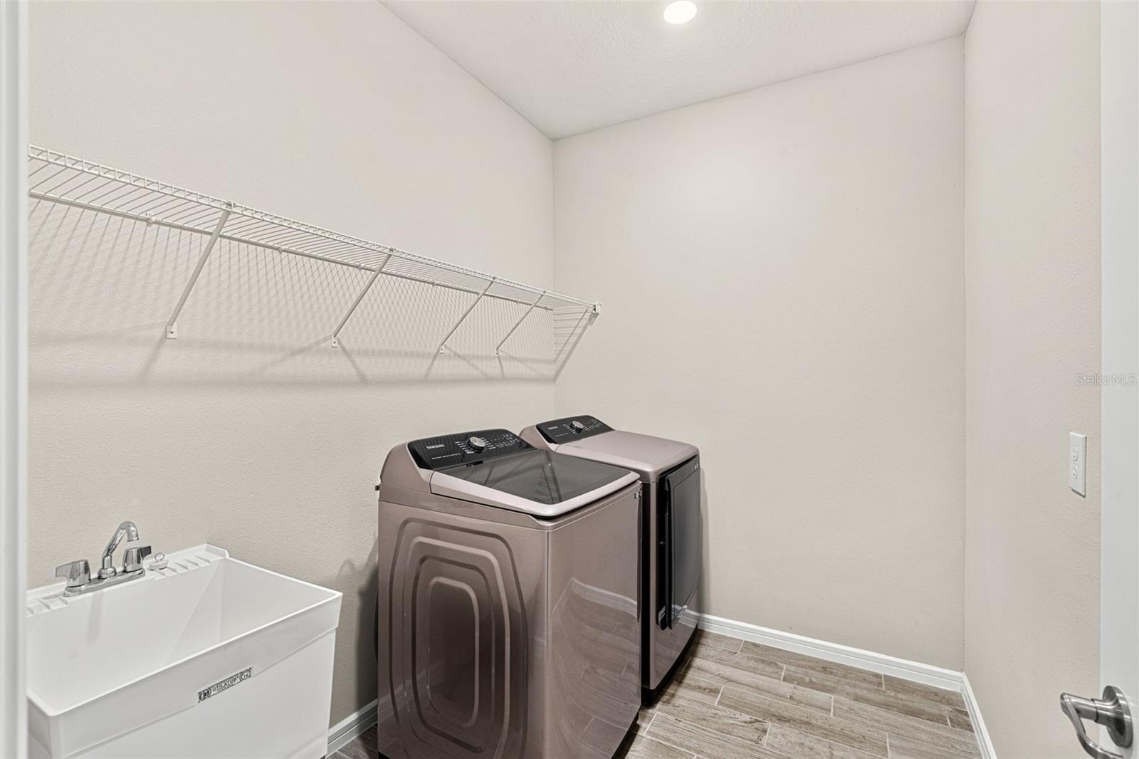 Image 17 of 31 For 14334 Noto Avenue