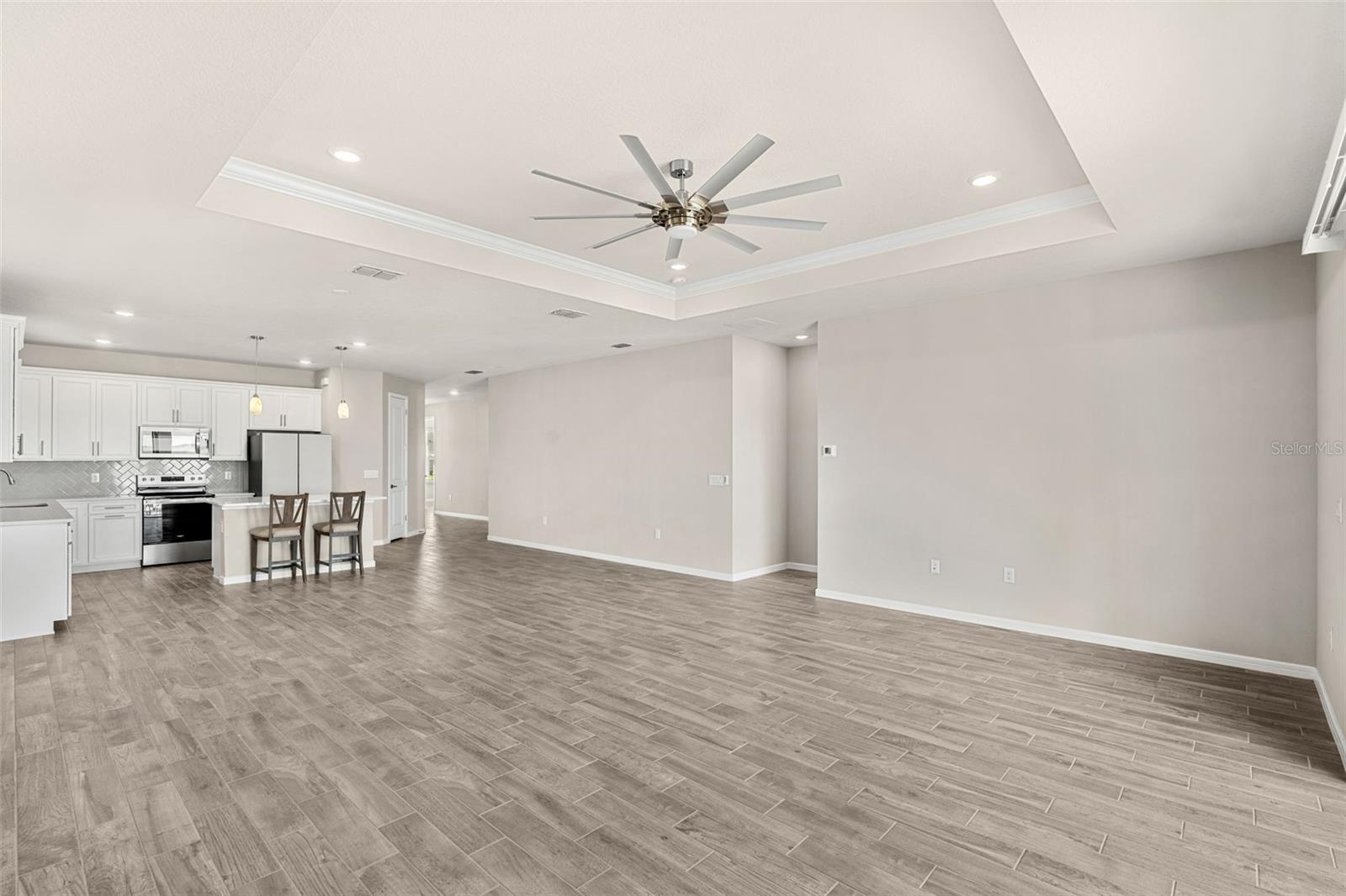 Image 6 of 31 For 14334 Noto Avenue