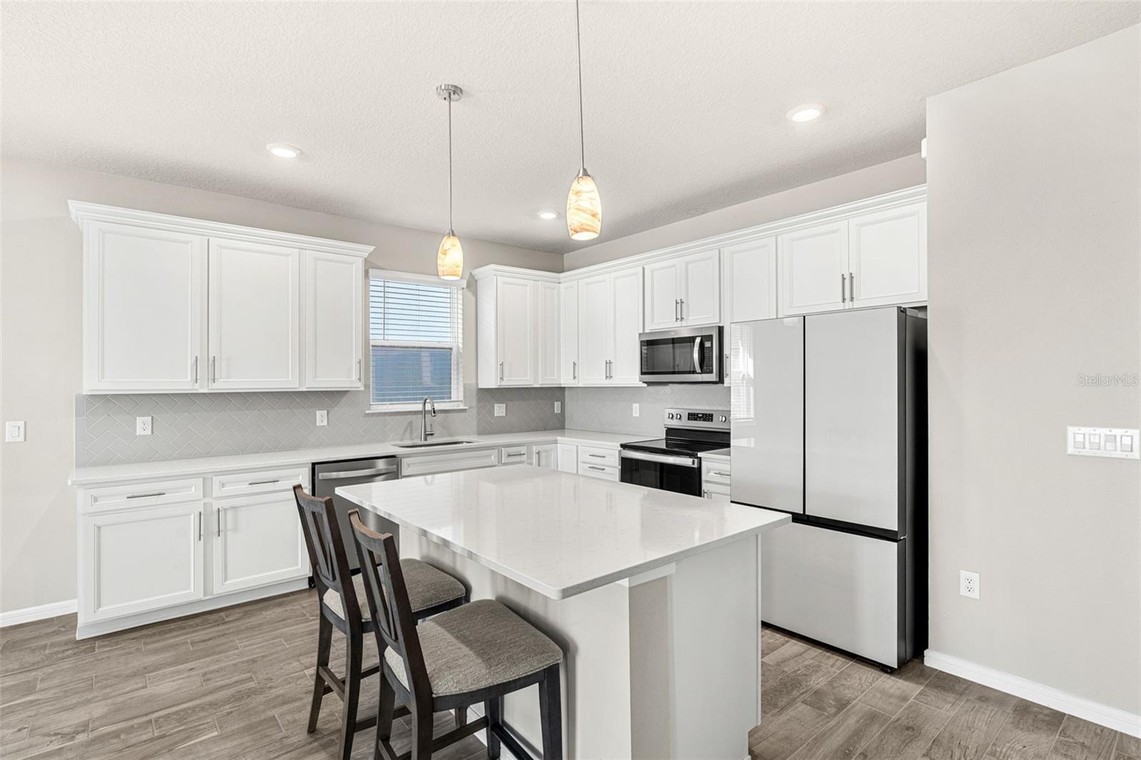 Image 9 of 31 For 14334 Noto Avenue