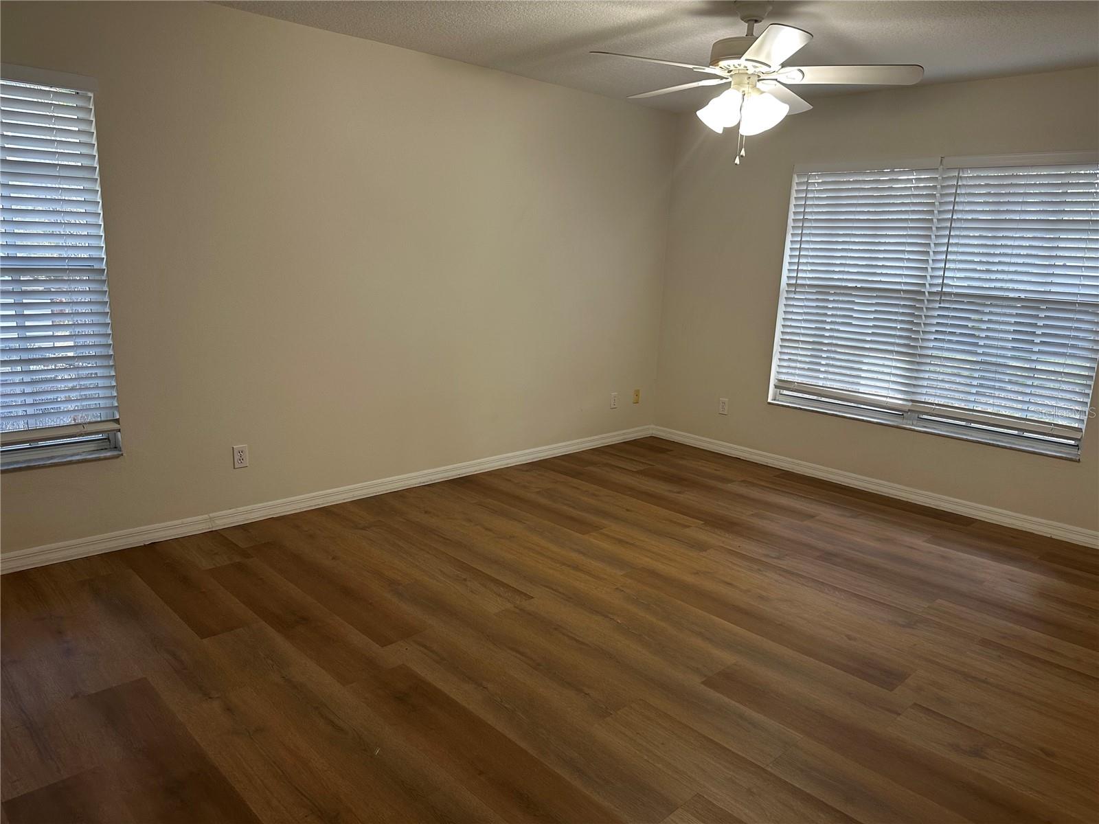 Image 12 of 22 For 16216 Hillside Circle