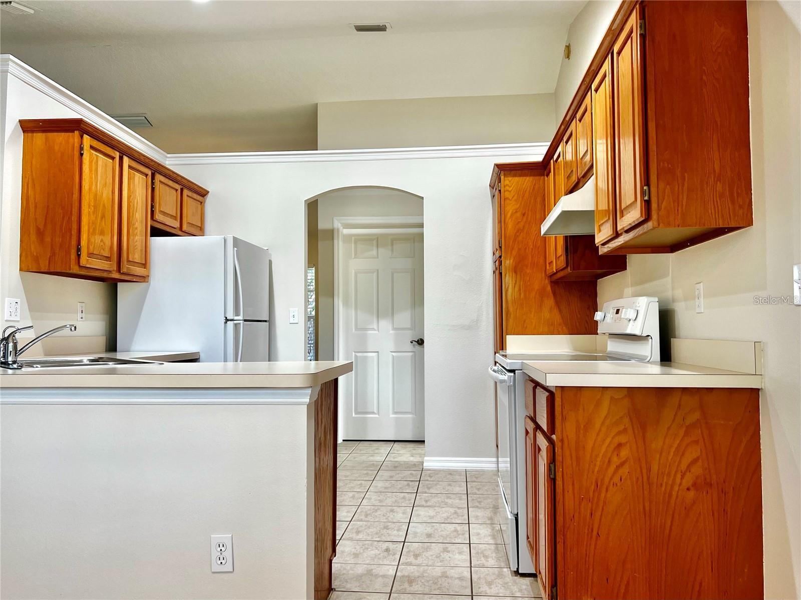 Image 9 of 22 For 16216 Hillside Circle