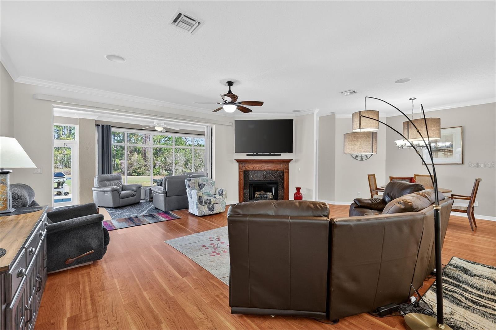 Image 18 of 73 For 5421 Sir Churchill Drive