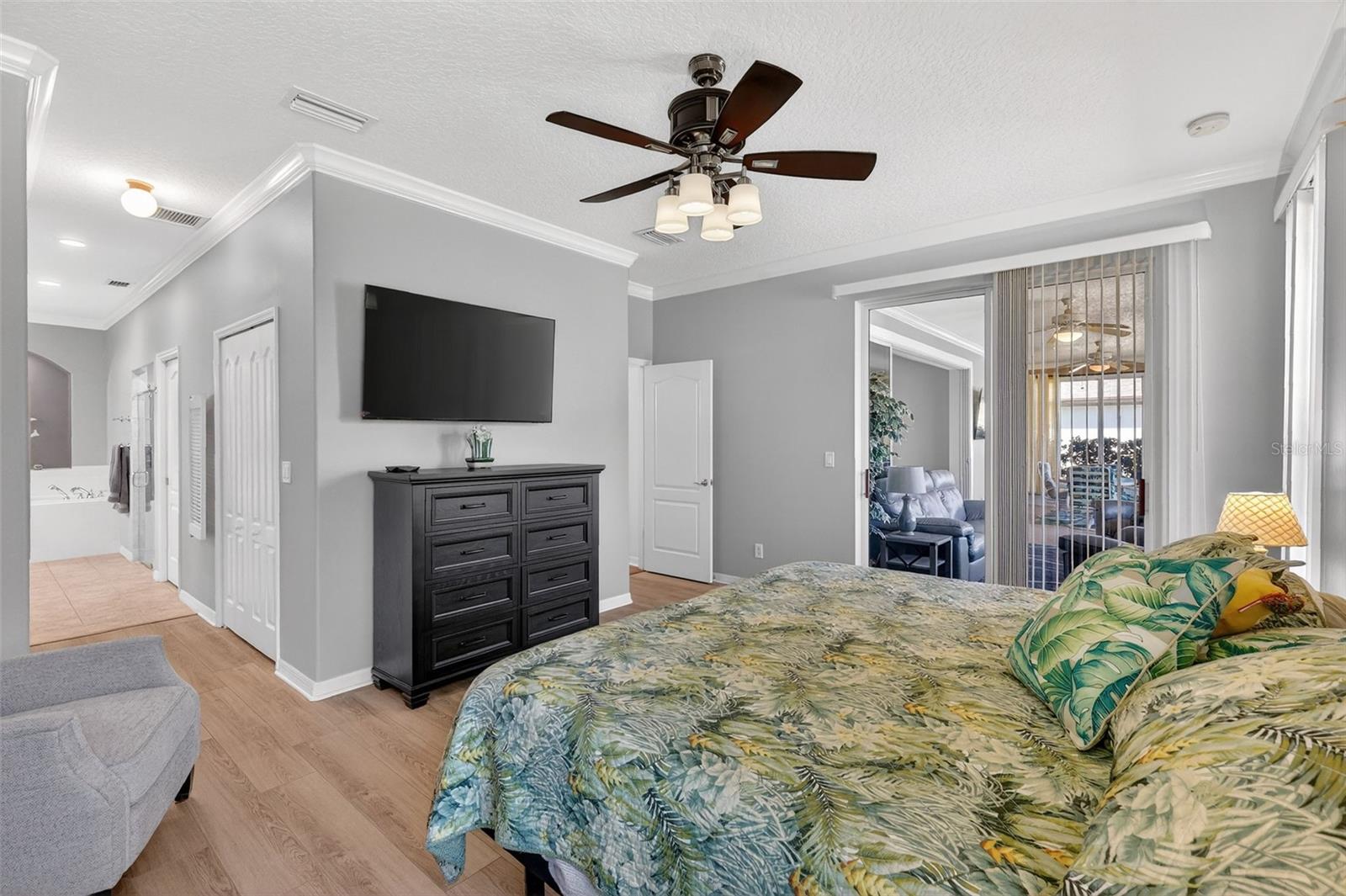 Image 34 of 73 For 5421 Sir Churchill Drive