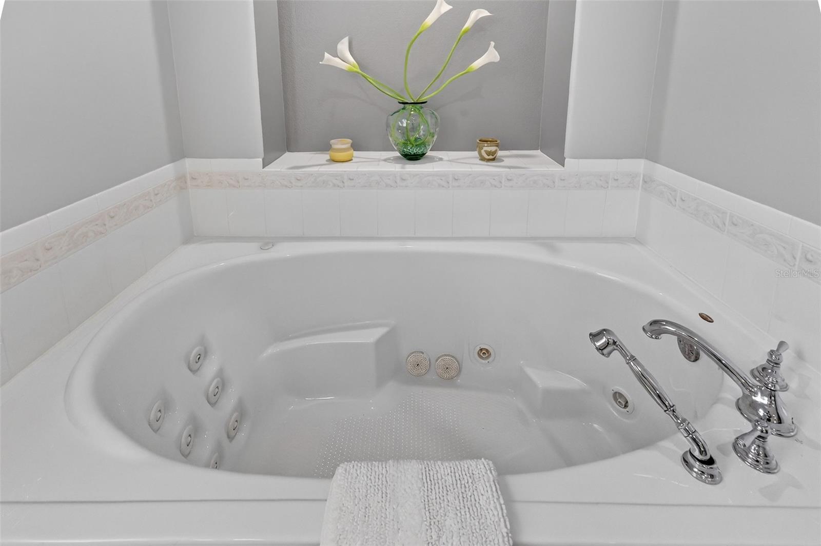 Image 39 of 73 For 5421 Sir Churchill Drive