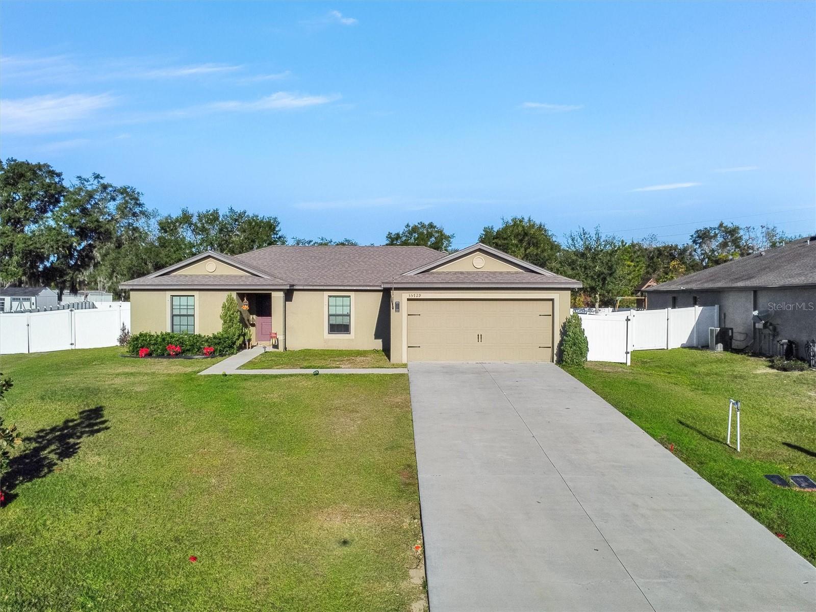 Image 42 of 52 For 35729 Rose Moss Avenue