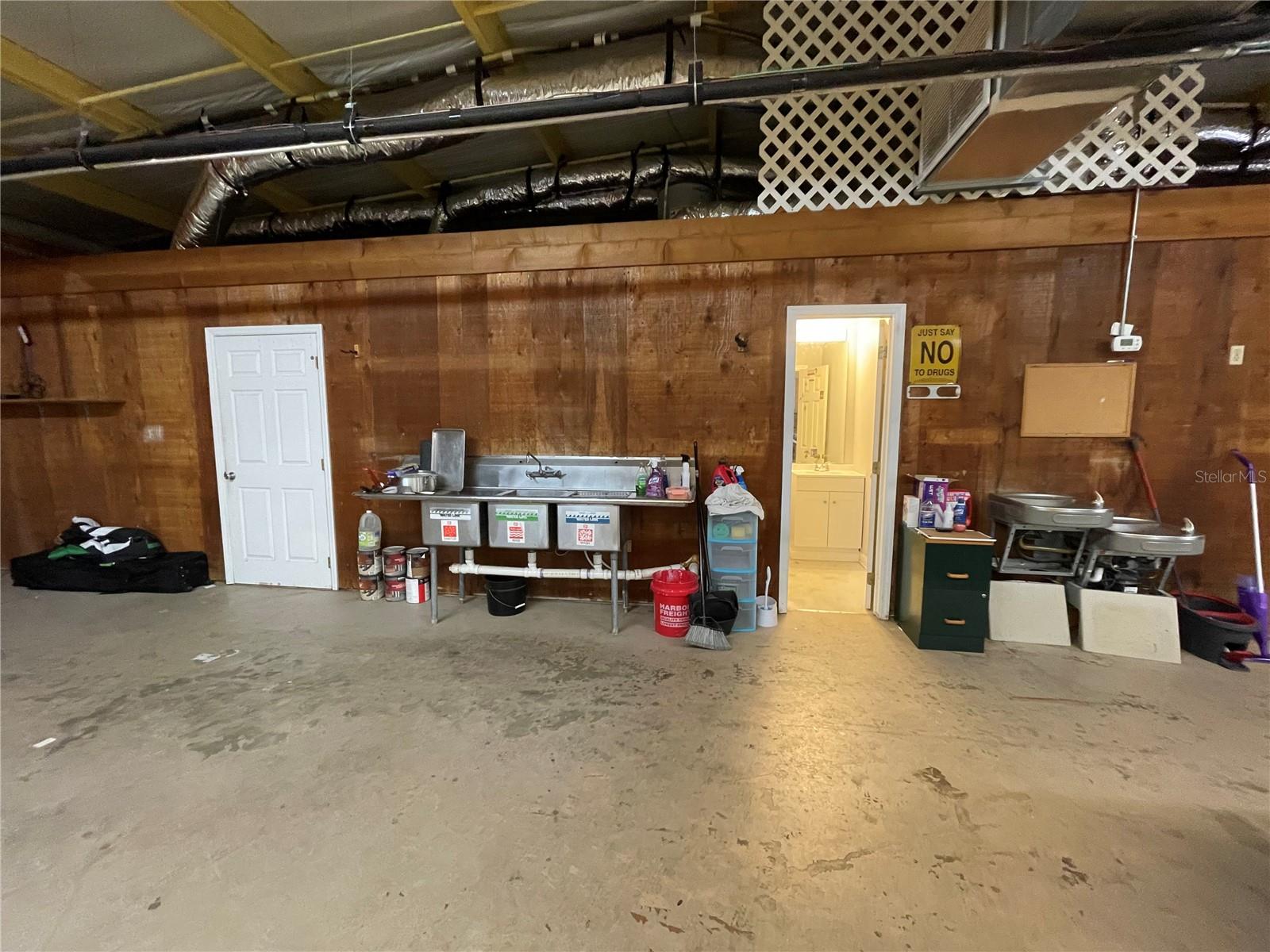 Image 15 of 23 For 1540 Kurt Street