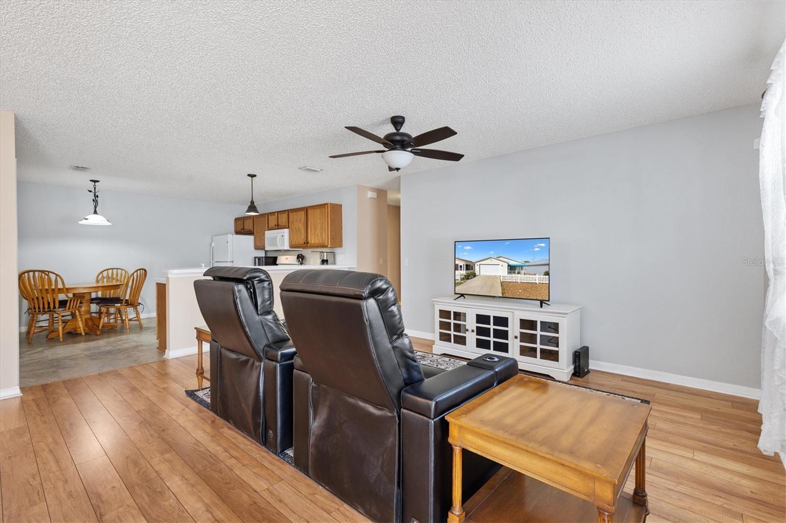 Image 10 of 36 For 17470 93rd Vine Avenue