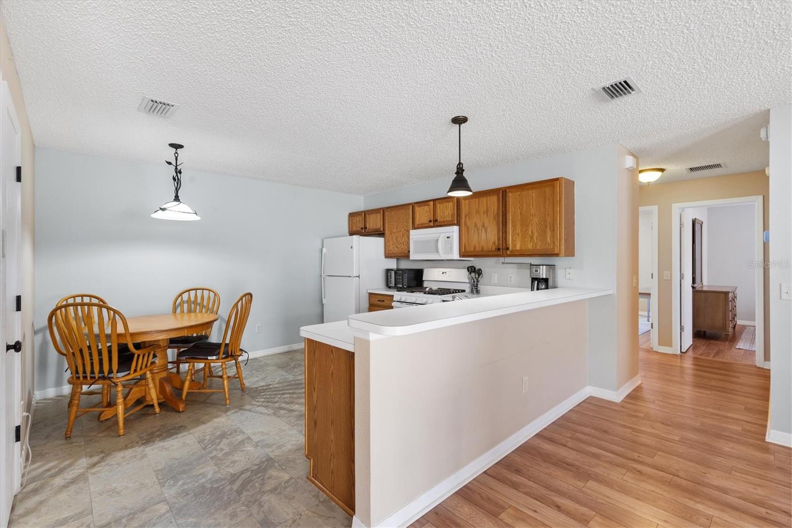 Image 14 of 36 For 17470 93rd Vine Avenue