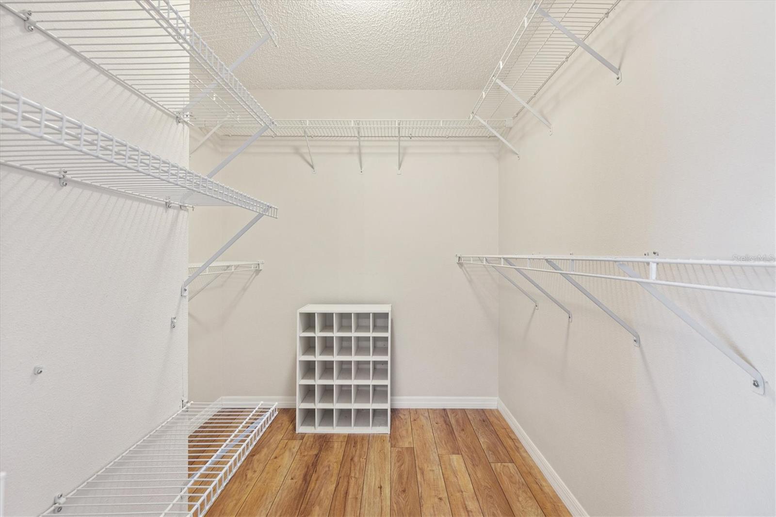 Image 20 of 36 For 17470 93rd Vine Avenue