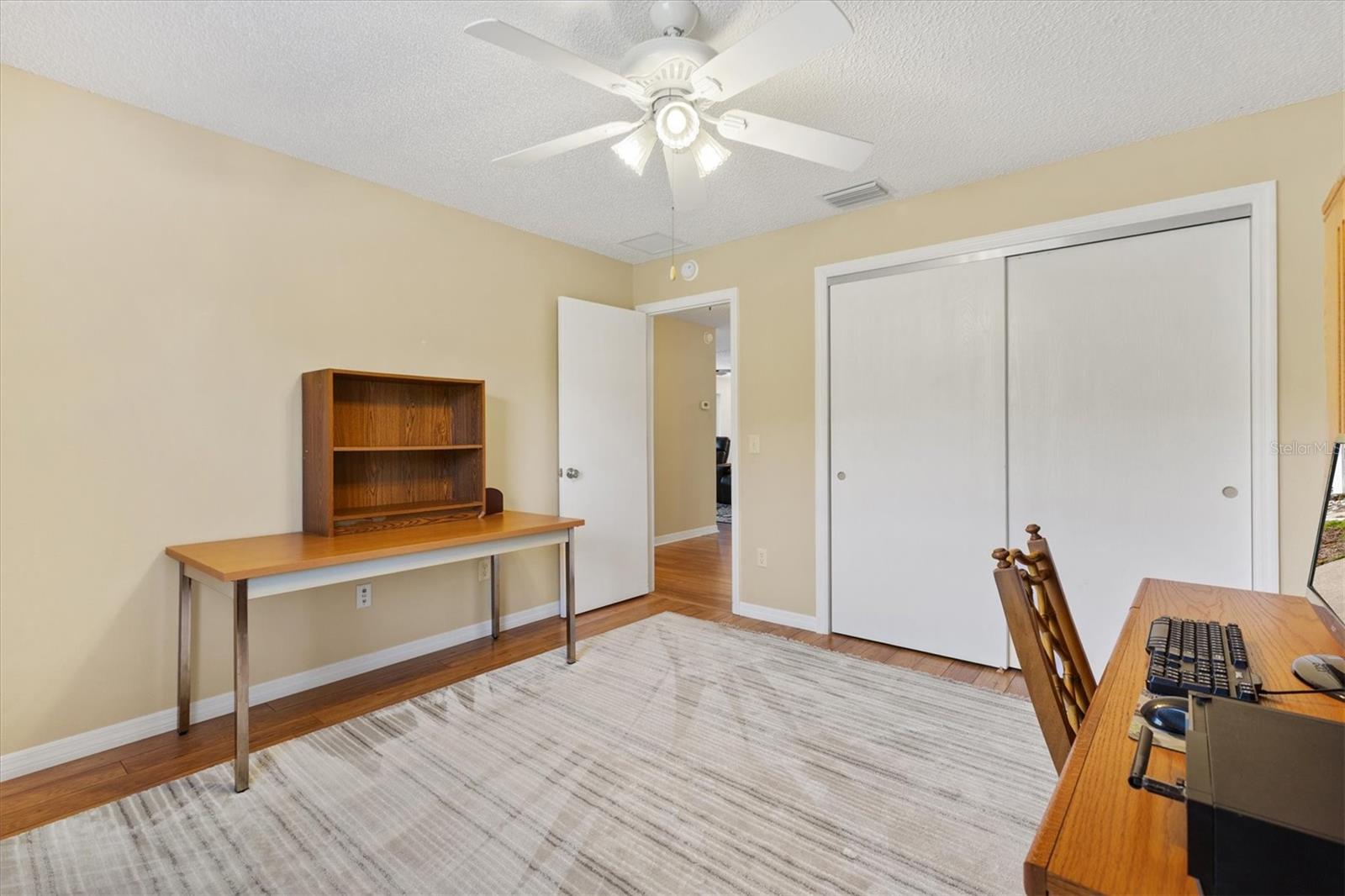 Image 22 of 36 For 17470 93rd Vine Avenue