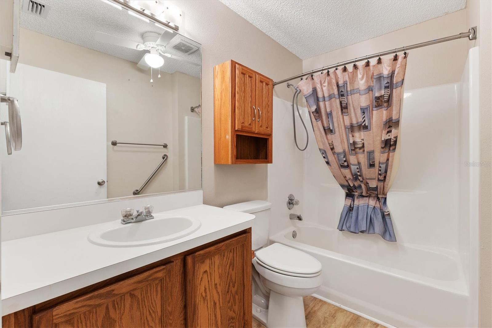 Image 23 of 36 For 17470 93rd Vine Avenue