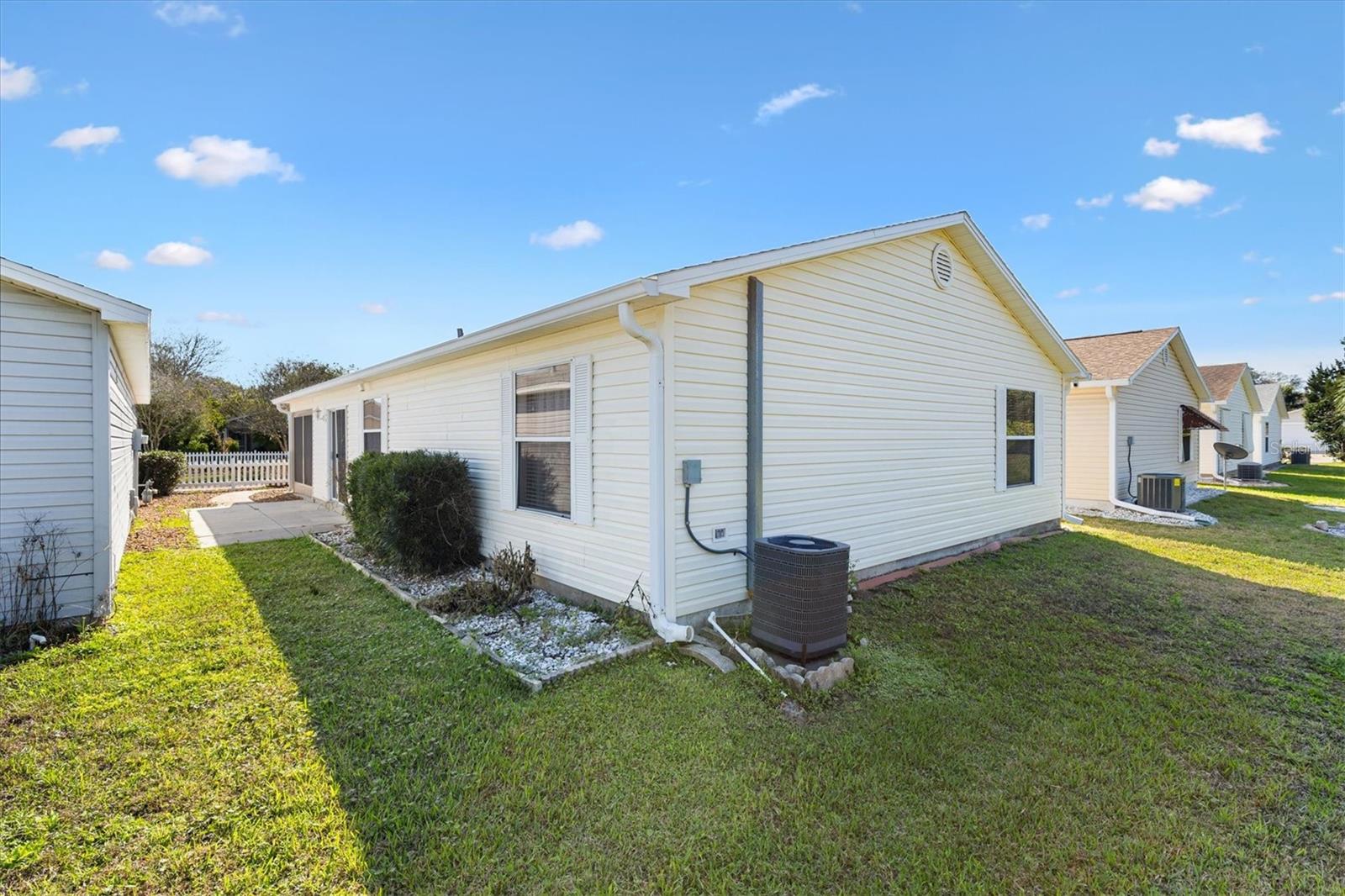 Image 28 of 36 For 17470 93rd Vine Avenue