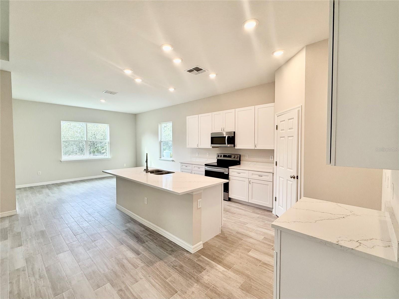 Image 14 of 57 For 30260 Thyme Avenue