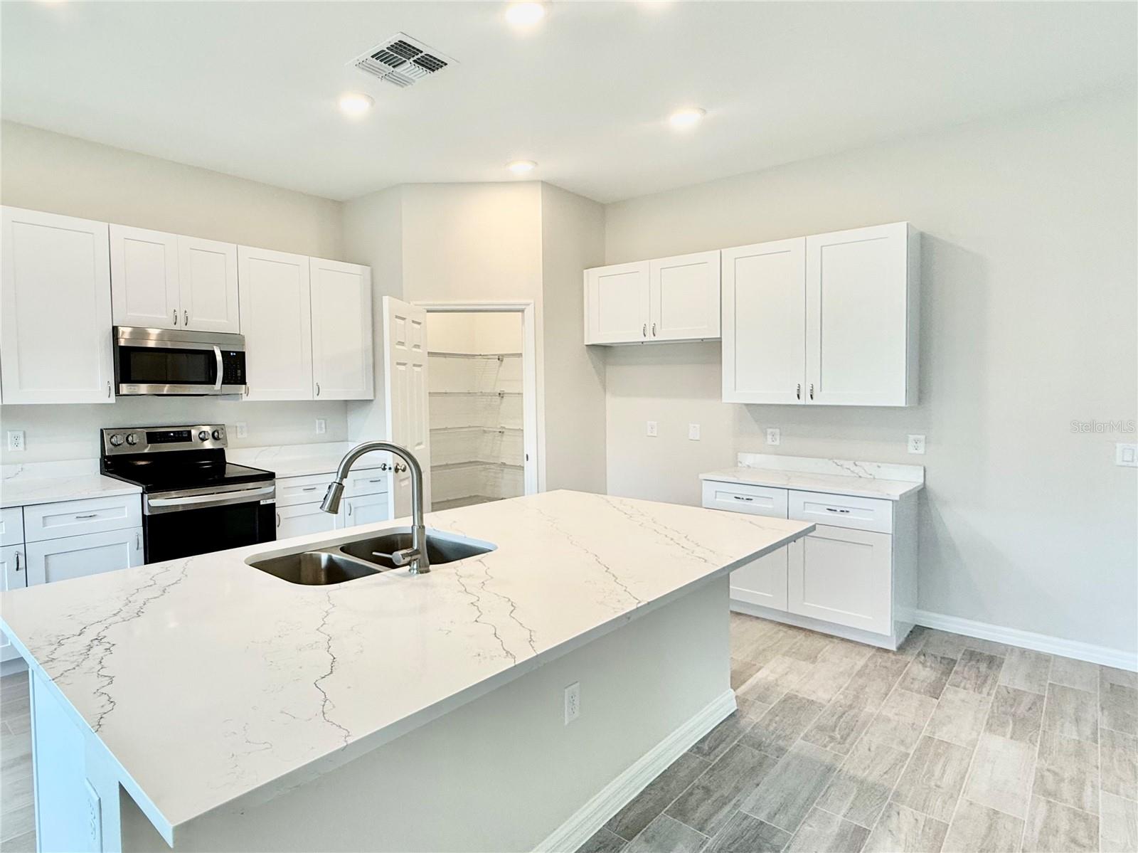 Image 16 of 57 For 30260 Thyme Avenue