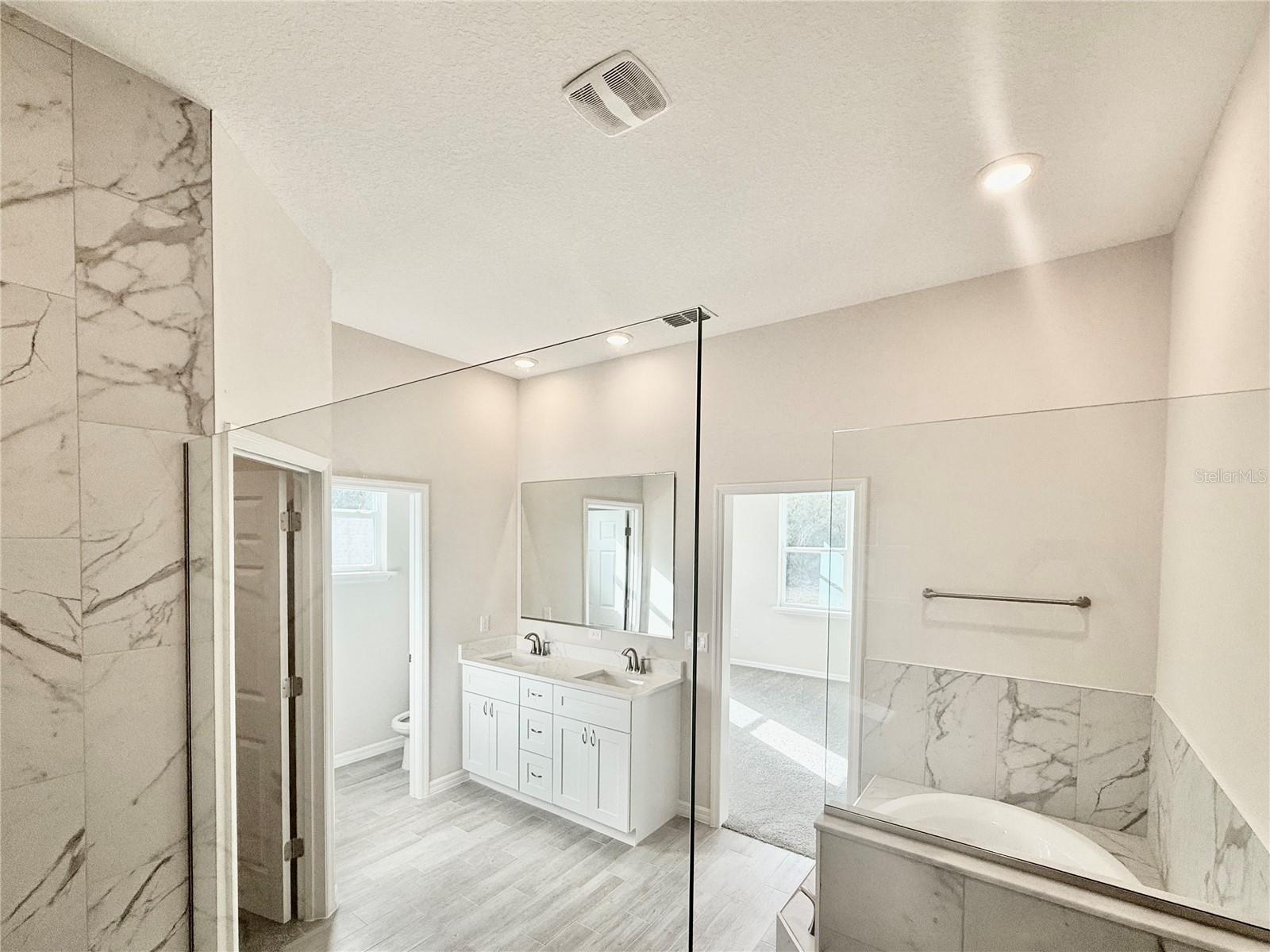 Image 21 of 57 For 30260 Thyme Avenue