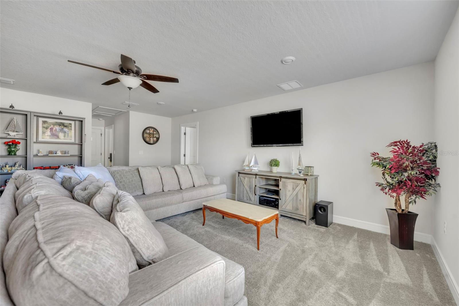 Image 33 of 49 For 17434 Saw Palmetto Avenue