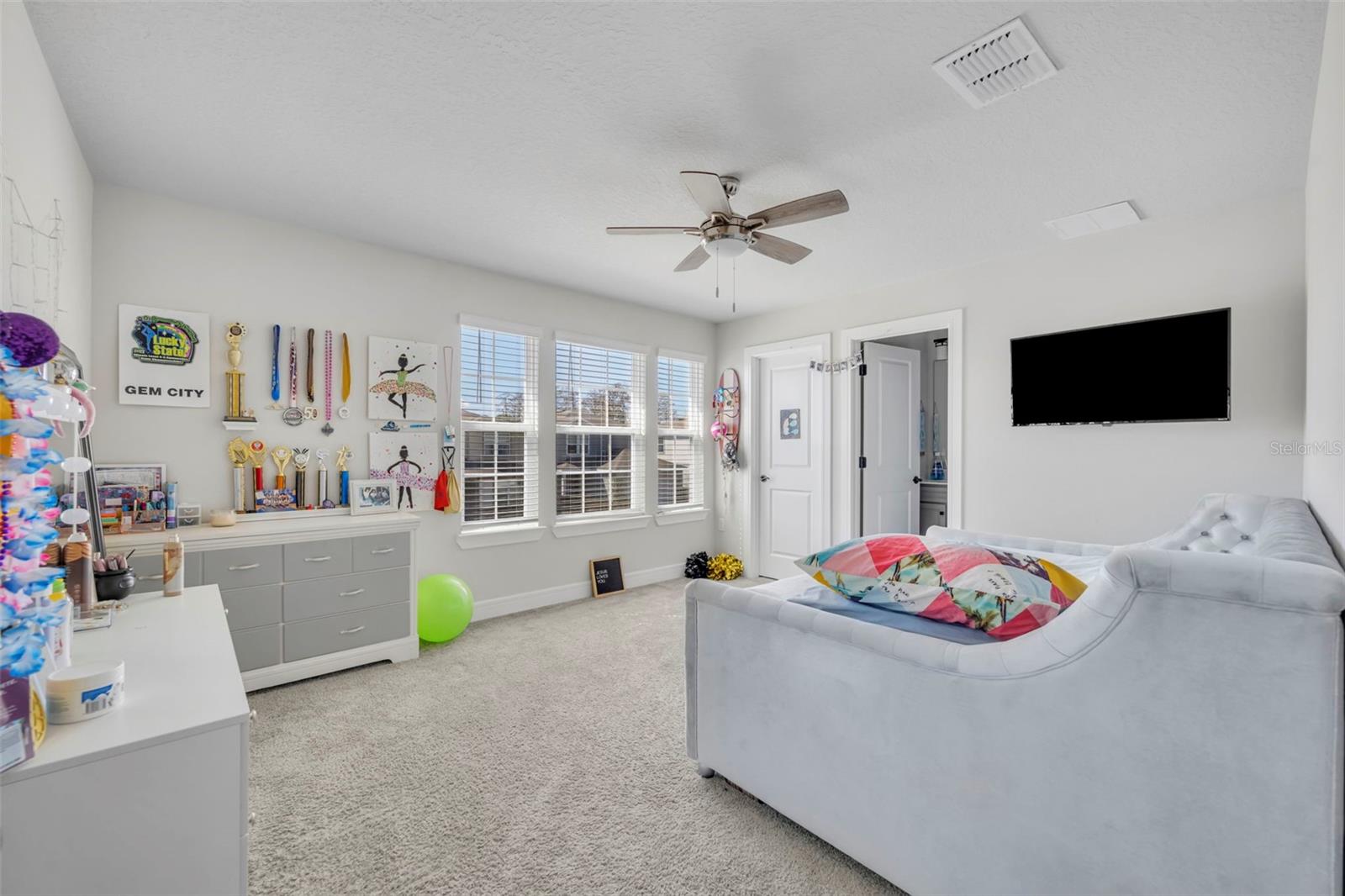 Image 36 of 49 For 17434 Saw Palmetto Avenue