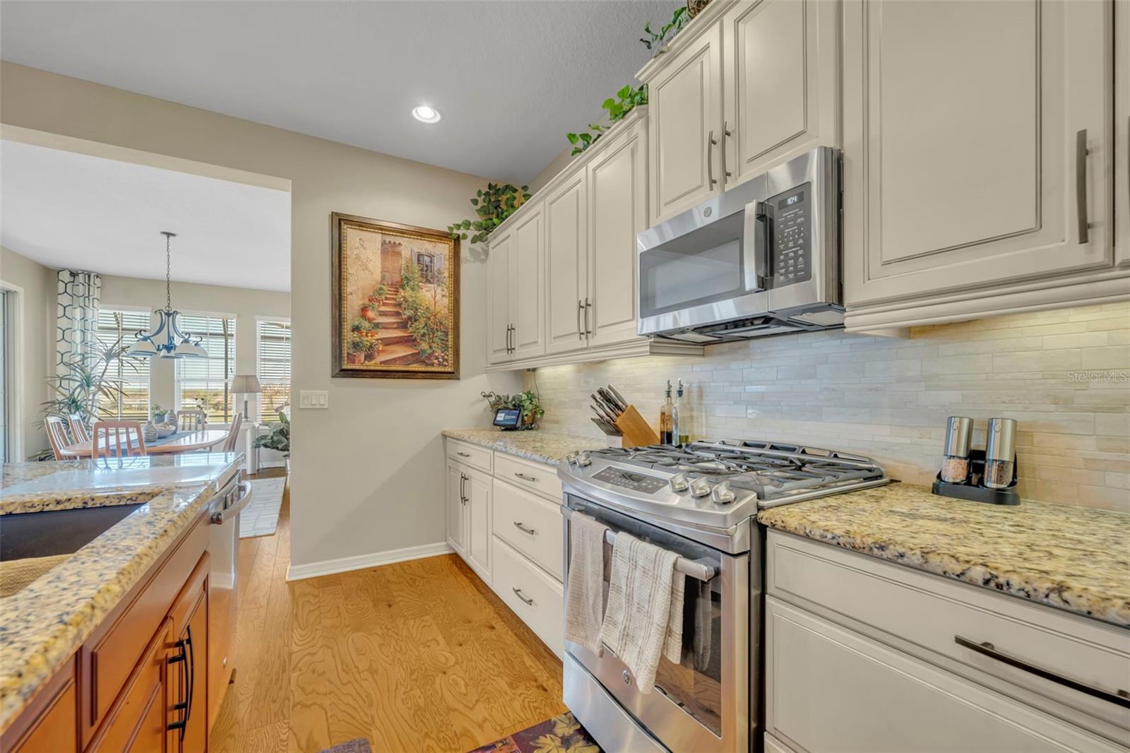 Image 17 of 44 For 334 Silver Maple Road