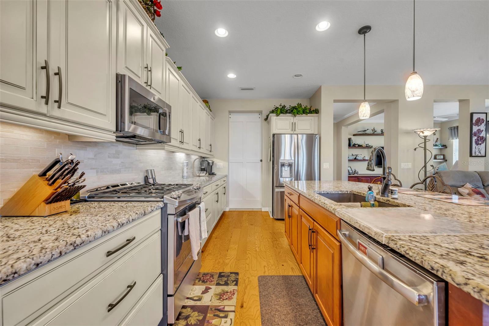 Image 19 of 44 For 334 Silver Maple Road