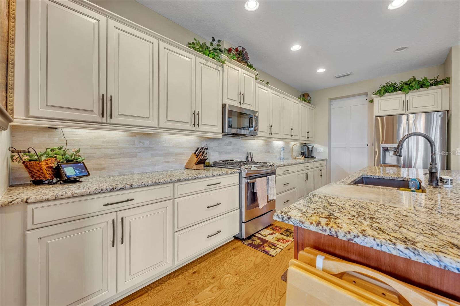 Image 20 of 44 For 334 Silver Maple Road