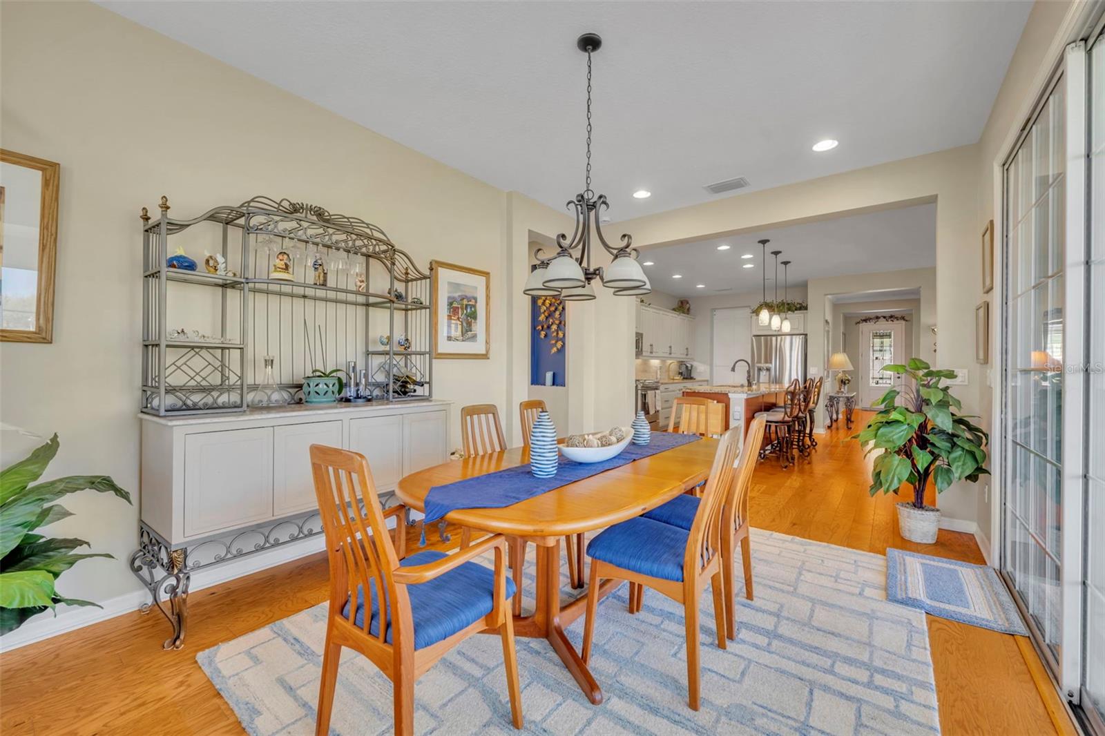 Image 21 of 44 For 334 Silver Maple Road