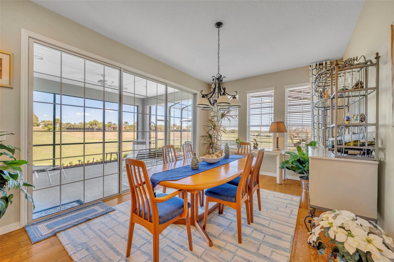 Image 22 of 44 For 334 Silver Maple Road