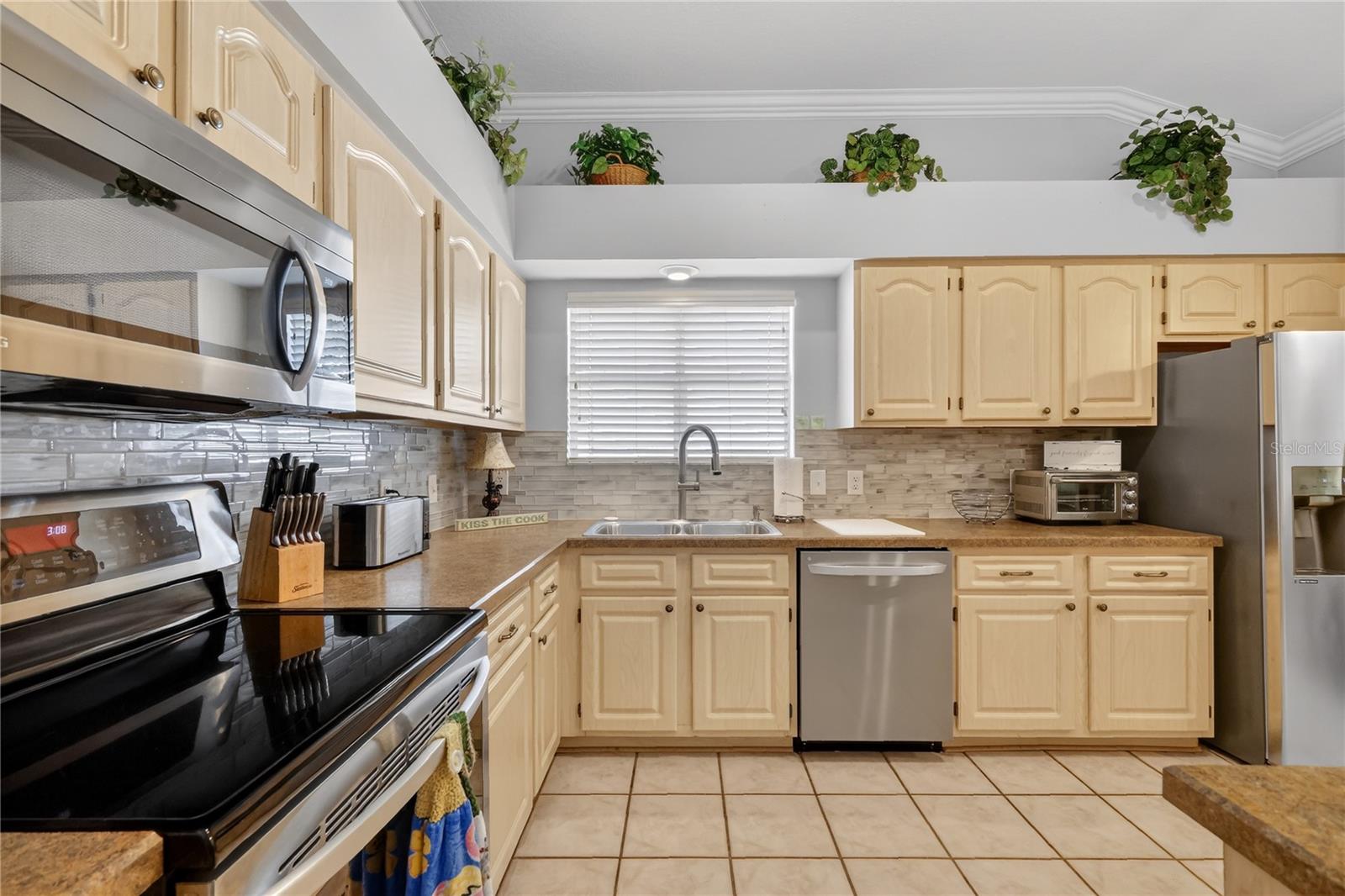 Image 18 of 34 For 707 Cortez Avenue