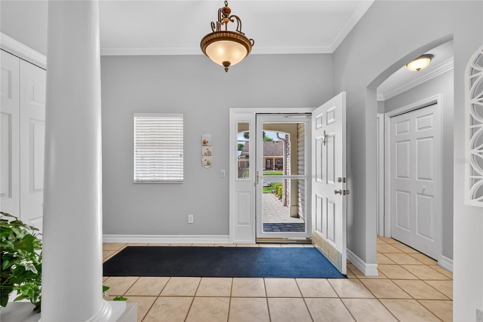 Image 9 of 34 For 707 Cortez Avenue