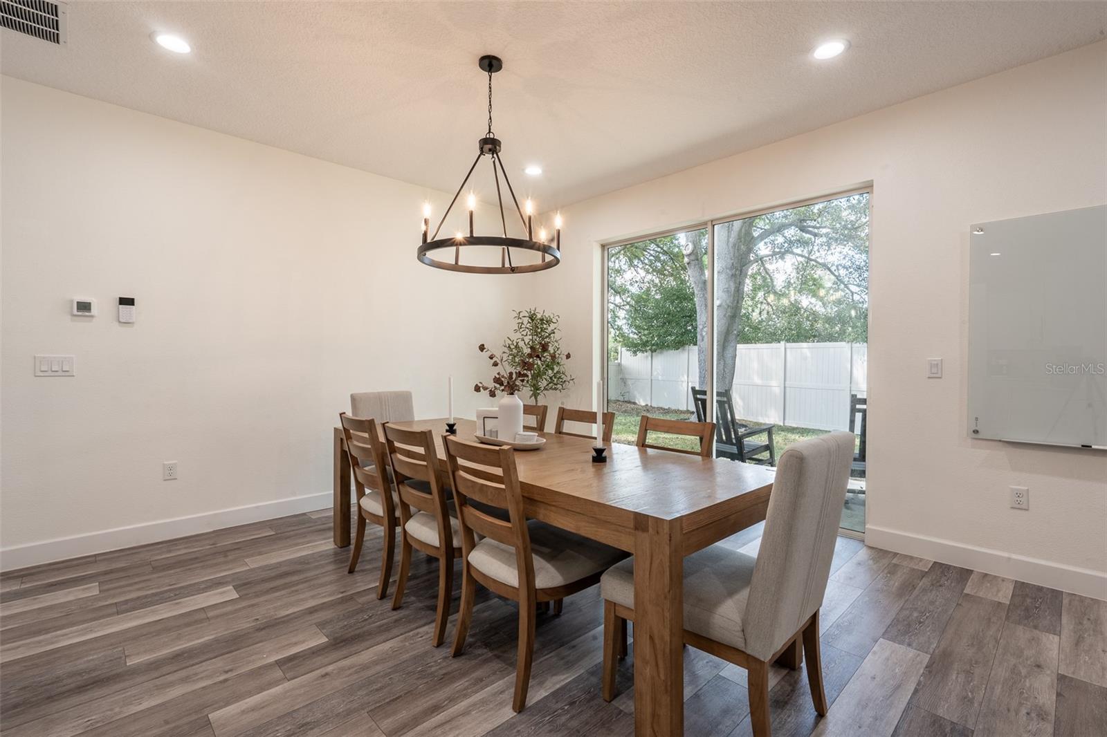 Image 10 of 53 For 248 Robin Road