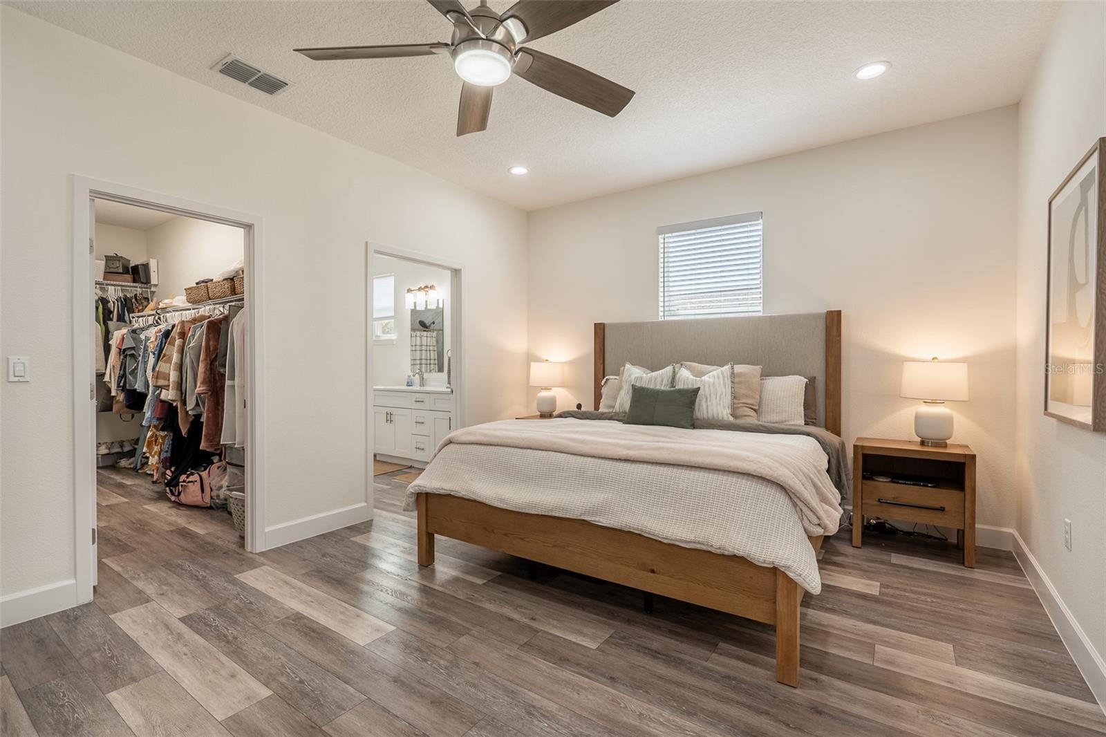 Image 15 of 53 For 248 Robin Road