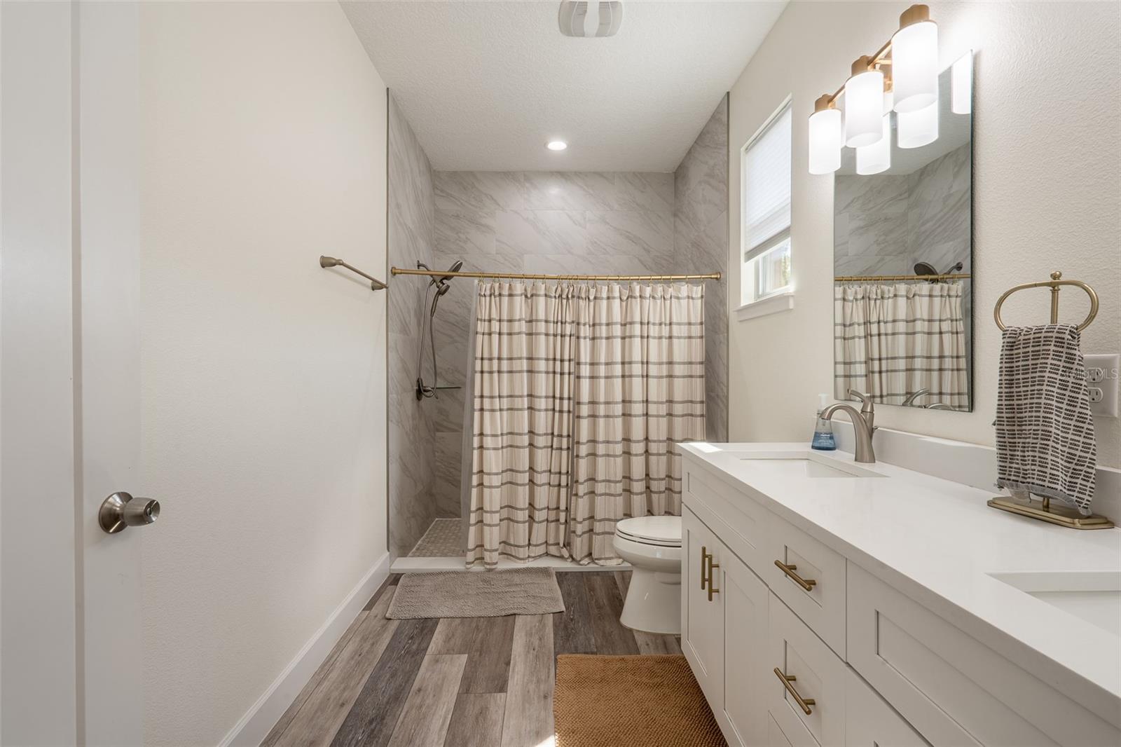 Image 19 of 53 For 248 Robin Road