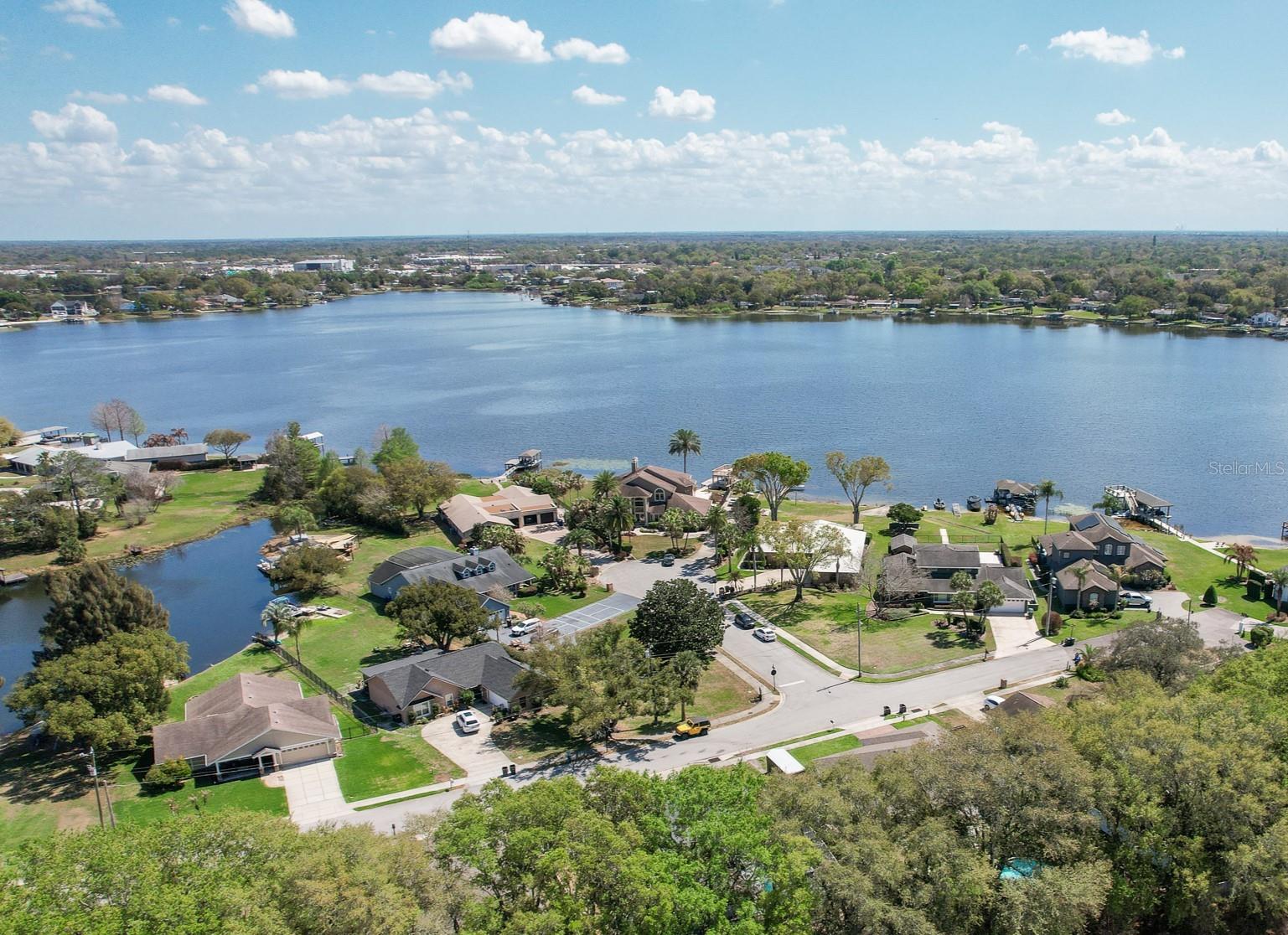 Image 2 of 53 For 248 Robin Road